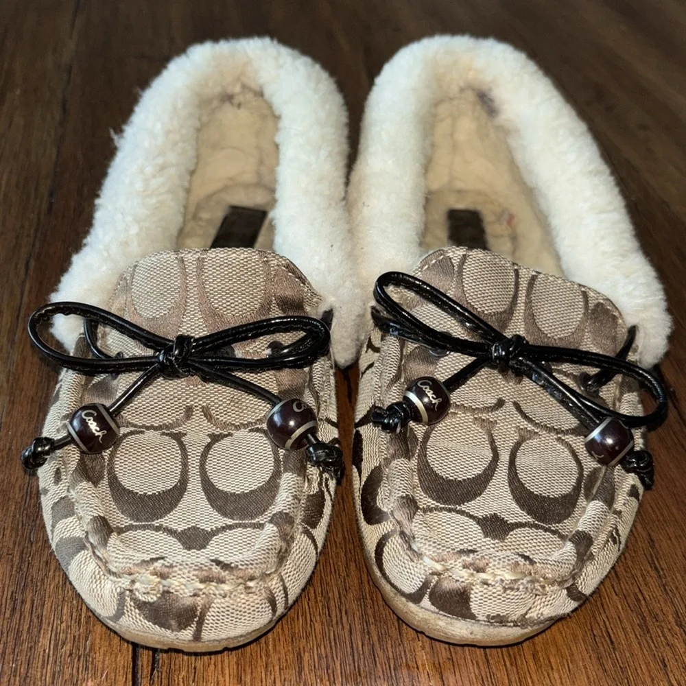 Coach Carsyn Shearling Coach signature moccasins indoor/outdoor - Picture 1 of 10